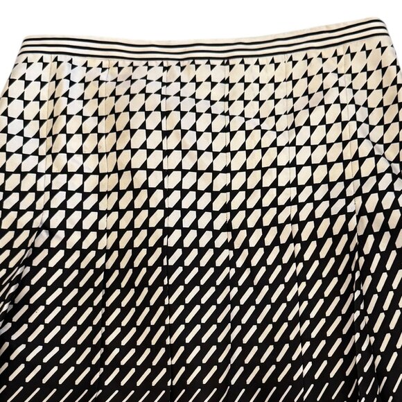 Beautiful! Ann Taylor Black & Cream Abstract Print A-Line Skirt Size 4 - Picture 6 of 8